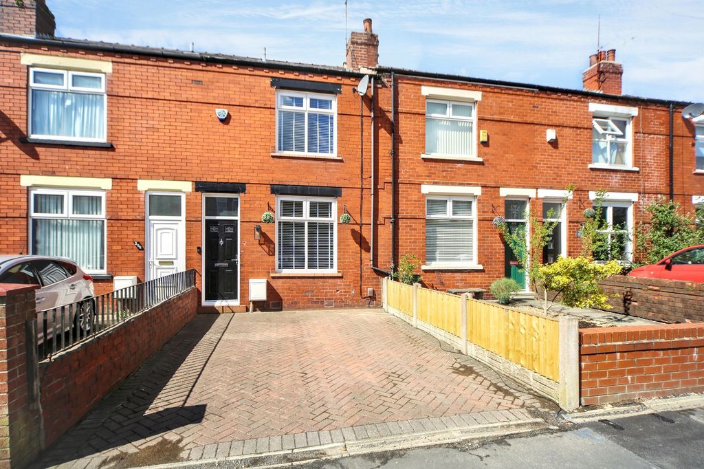 Property photo 1 of 21
