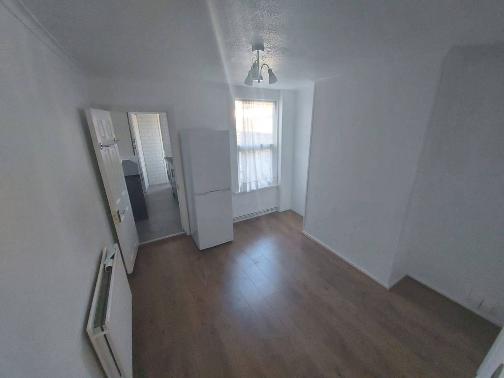 Property photo 1 of 15 2 Bedroom Terraced For Rent