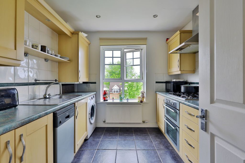 Property photo 3 of 11
