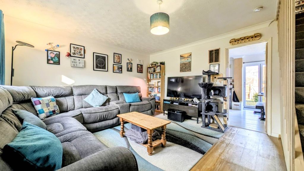 Property photo 2 of 13