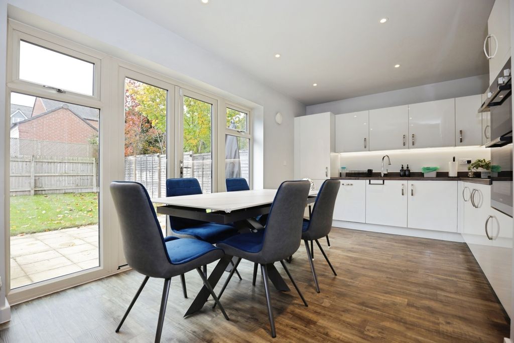 Property photo 2 of 17 Photo