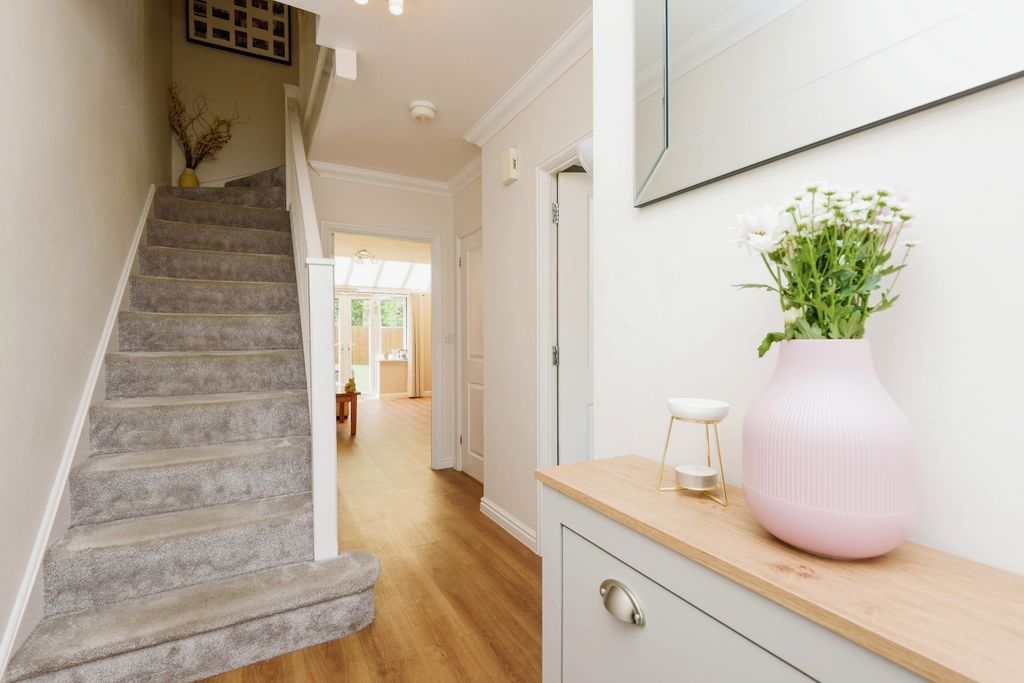 Property photo 2 of 15 Hallway