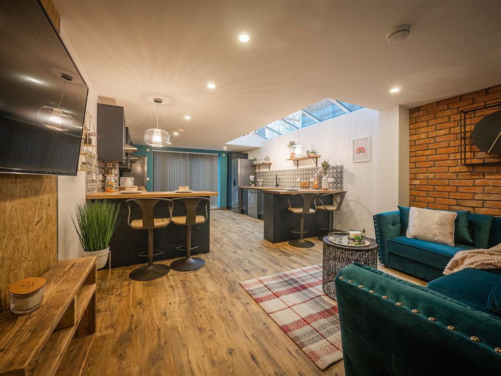 Property photo 3 of 17 P1220745-Hdr.Jpg