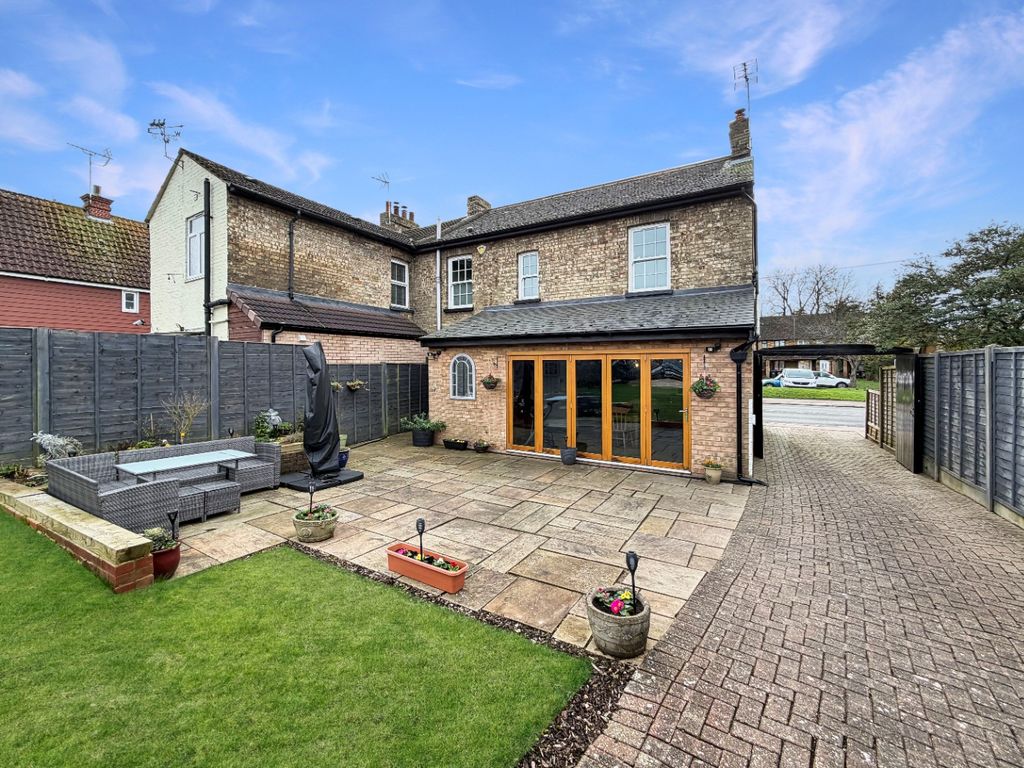 Property photo 2 of 25 4833323