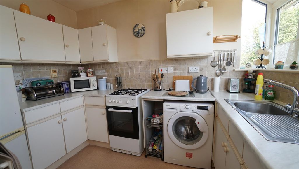 Additional image 4 of 1 bed flat for sale3 Highdale Croft, Idle, Bradford BD10