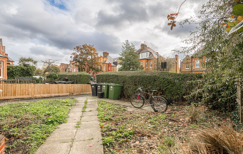 Property photo 3 of 10