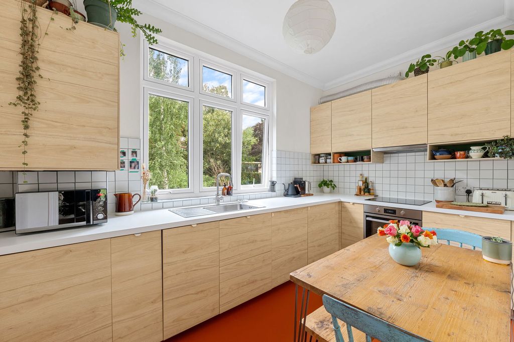 Property photo 3 of 24