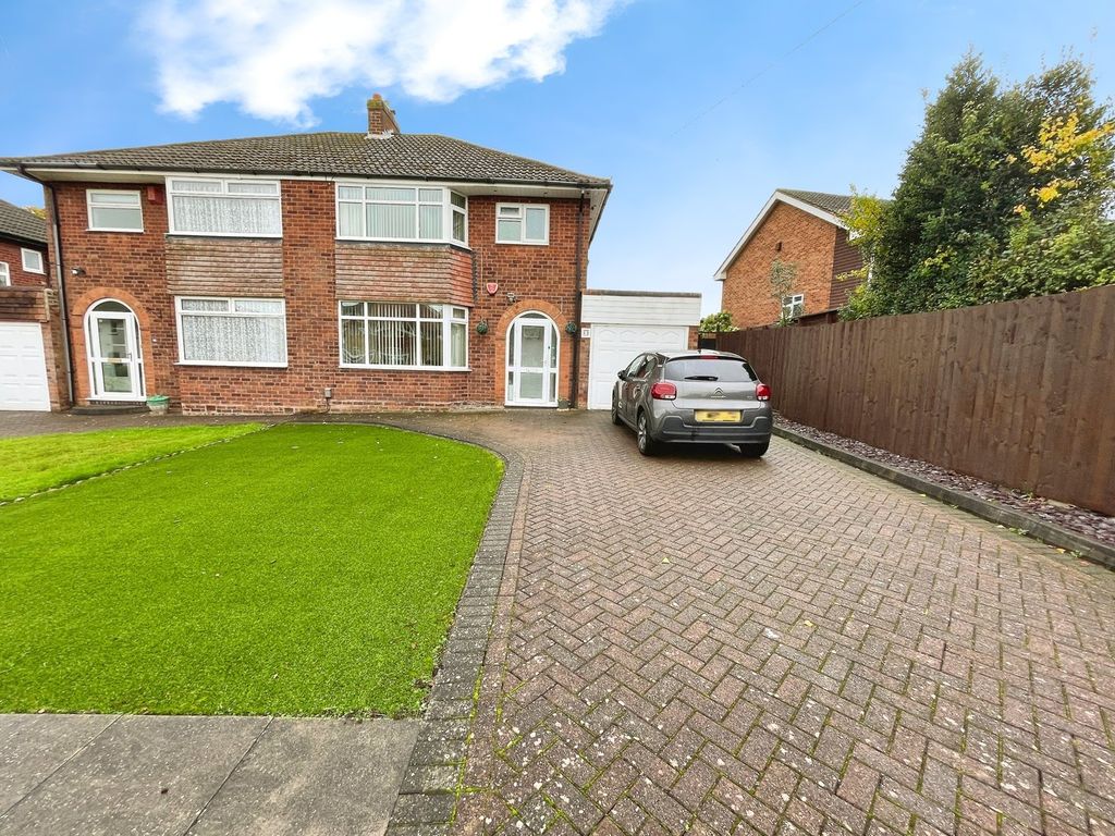 Property photo 1 of 21 Front