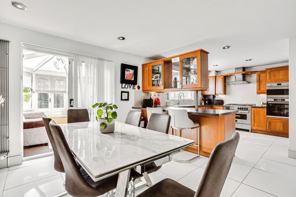 Property photo 3 of 26