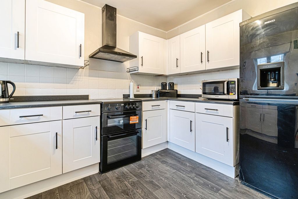 Property photo 2 of 8 Photo