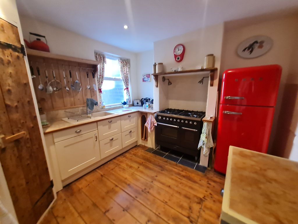 Property photo 3 of 21