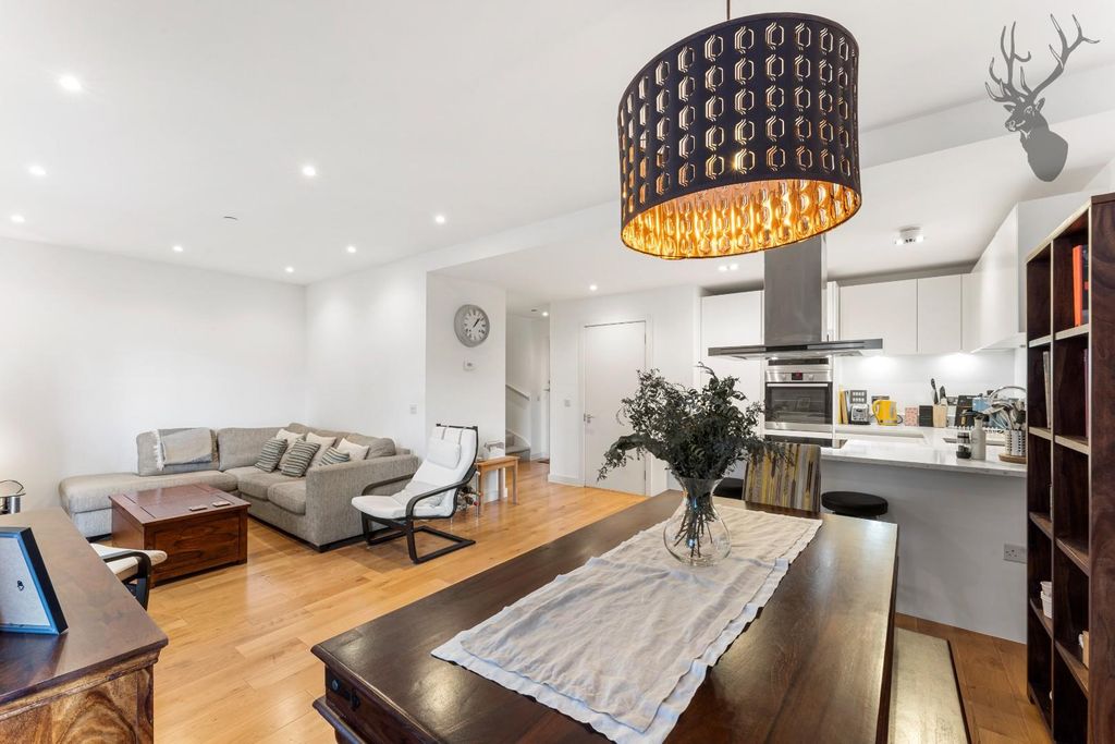 Property photo 3 of 26