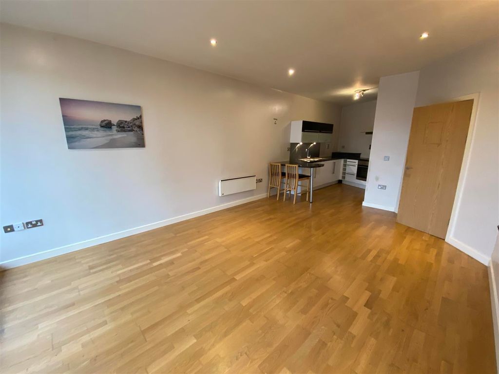 Property photo 3 of 10 Image