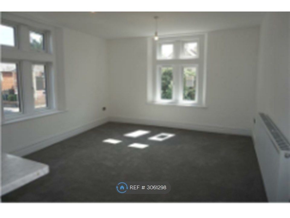 Property photo 2 of 7 Lounge 5.6 x 4.2m