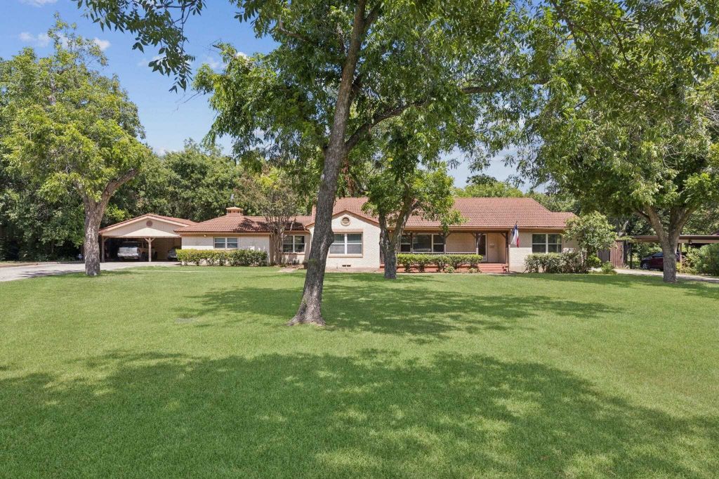 Property photo 1 of 31