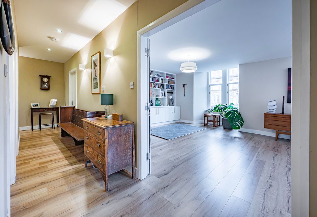 Property photo 2 of 37