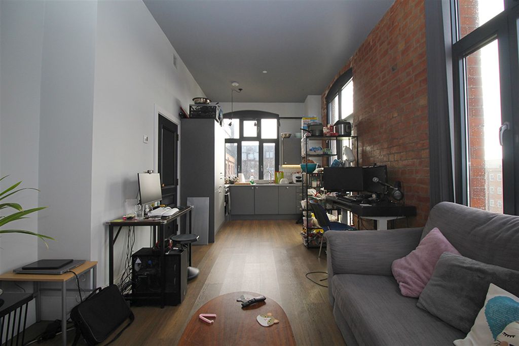 Property photo 3 of 19 Lounge / Diner