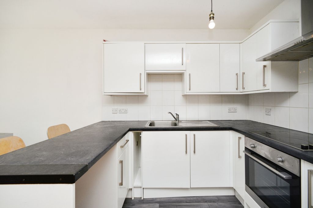 Property photo 3 of 13 Kitchen