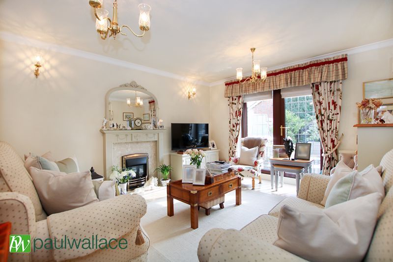 Property photo 2 of 20 Lounge