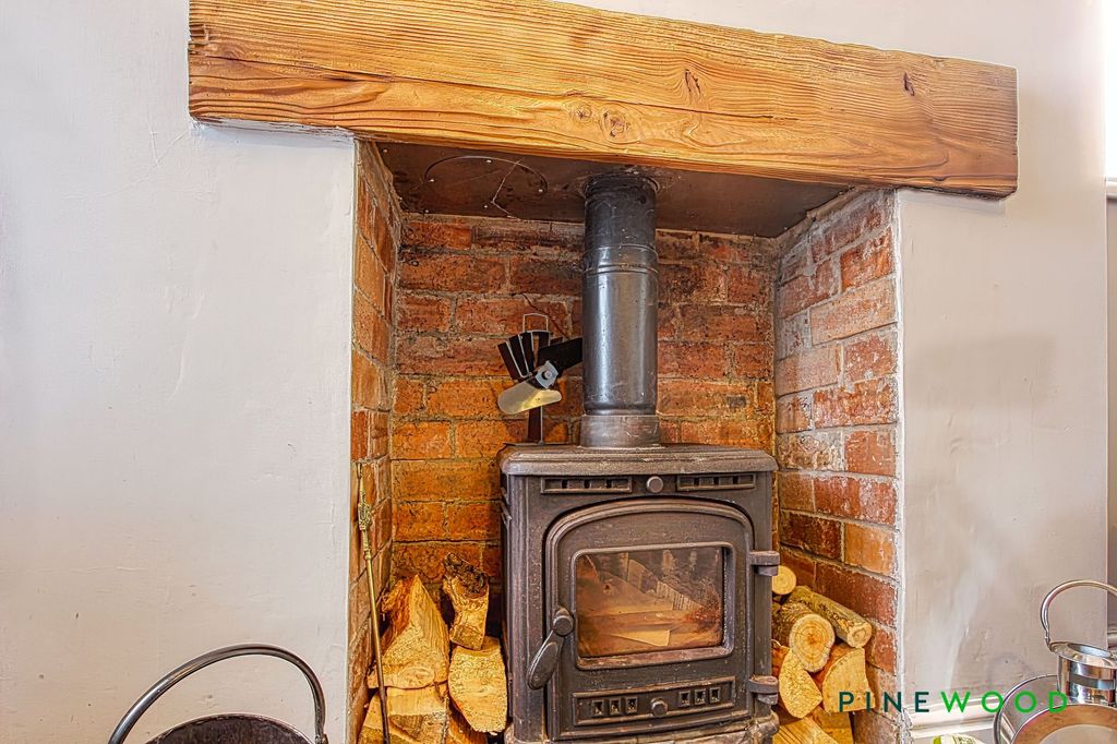 Property photo 3 of 26 Lounge