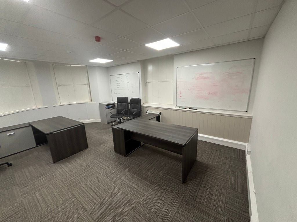 Property photo 3 of 8 Photo 6