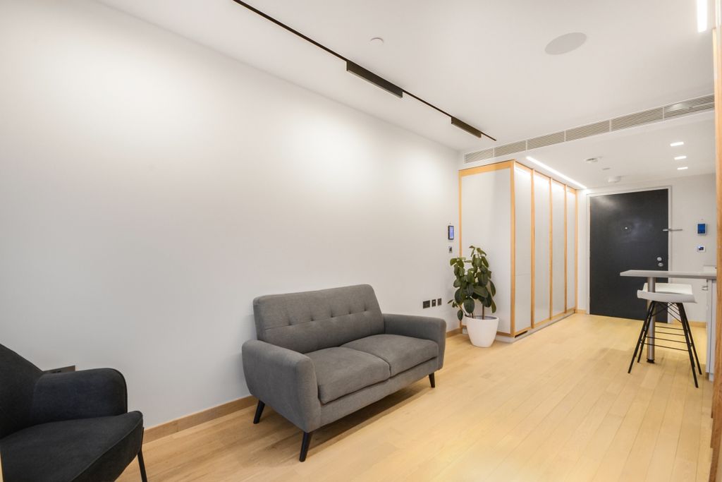 Property photo 2 of 14 -