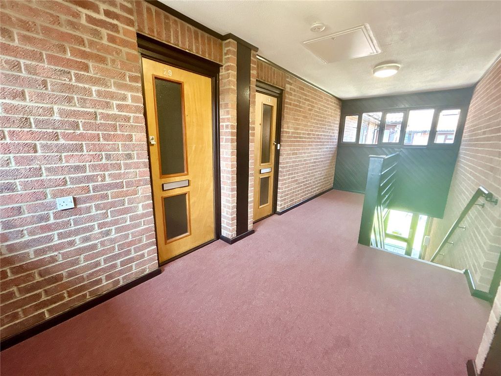 Property photo 2 of 16 Picture No. 15