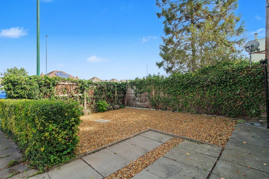 Property photo 2 of 13
