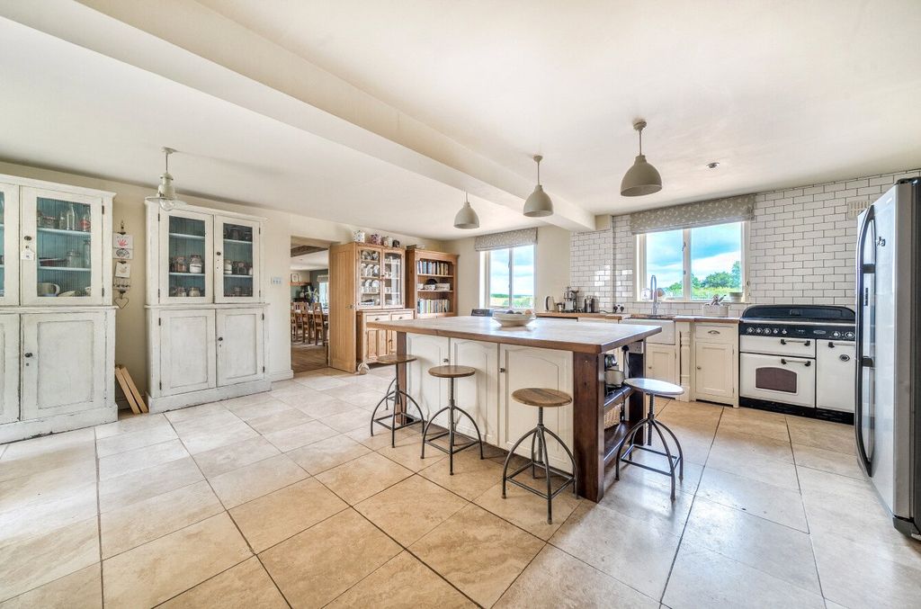 Property photo 2 of 17 Kitchen