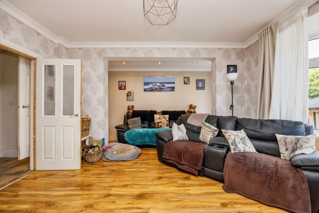 Property photo 3 of 29 Pbox-Img.Jpg