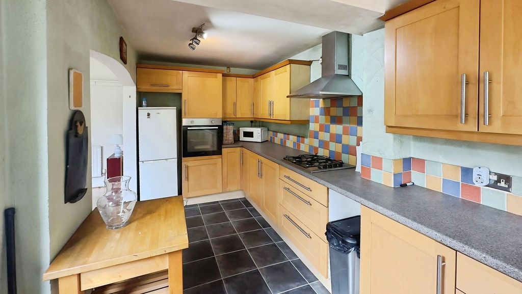 Property photo 2 of 18