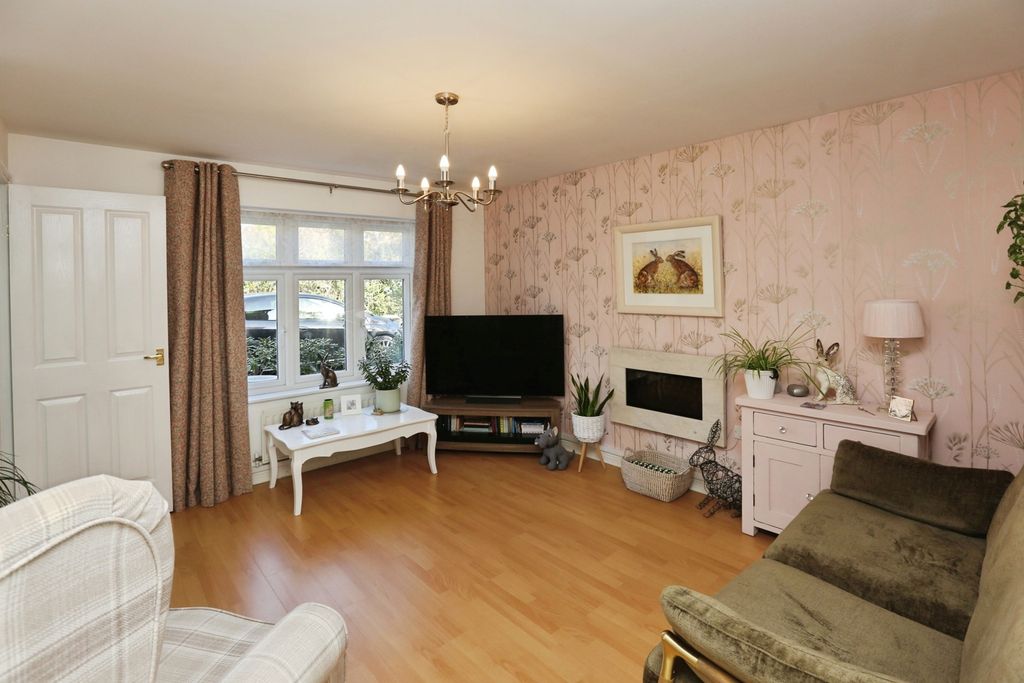 Property photo 3 of 13 Pbox-Img.Jpg