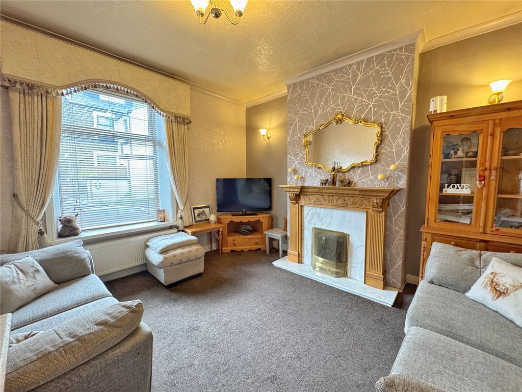 Property photo 2 of 24 Picture No. 18