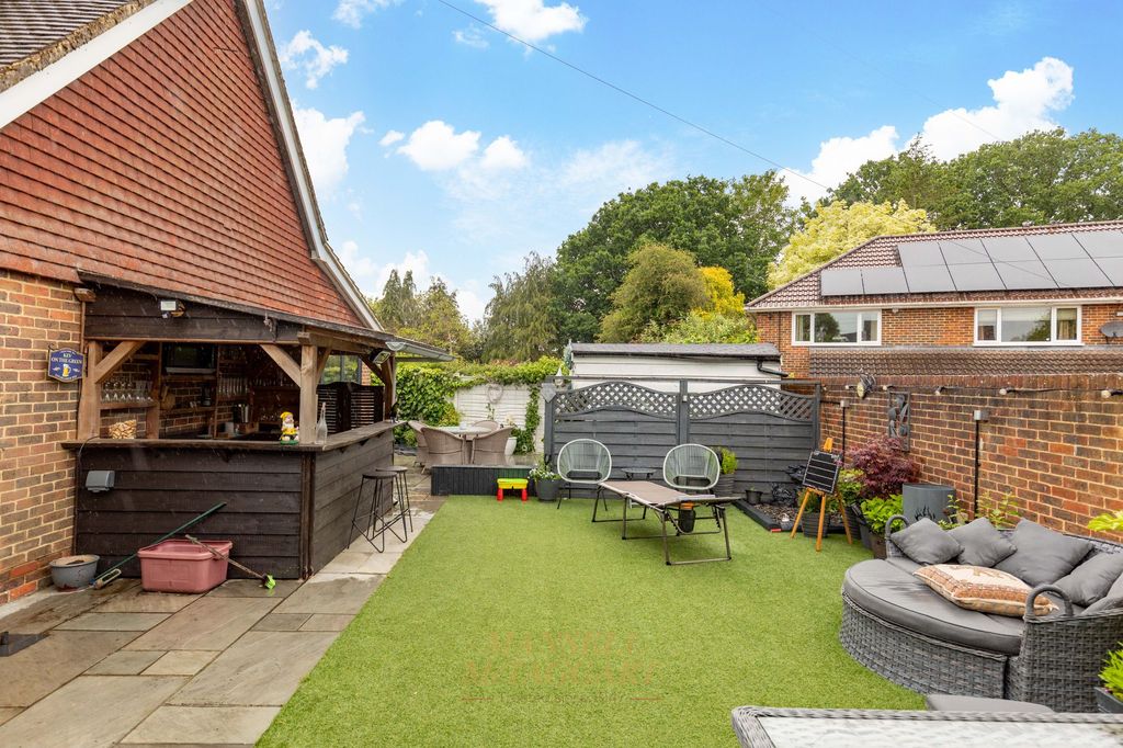 Property photo 2 of 35