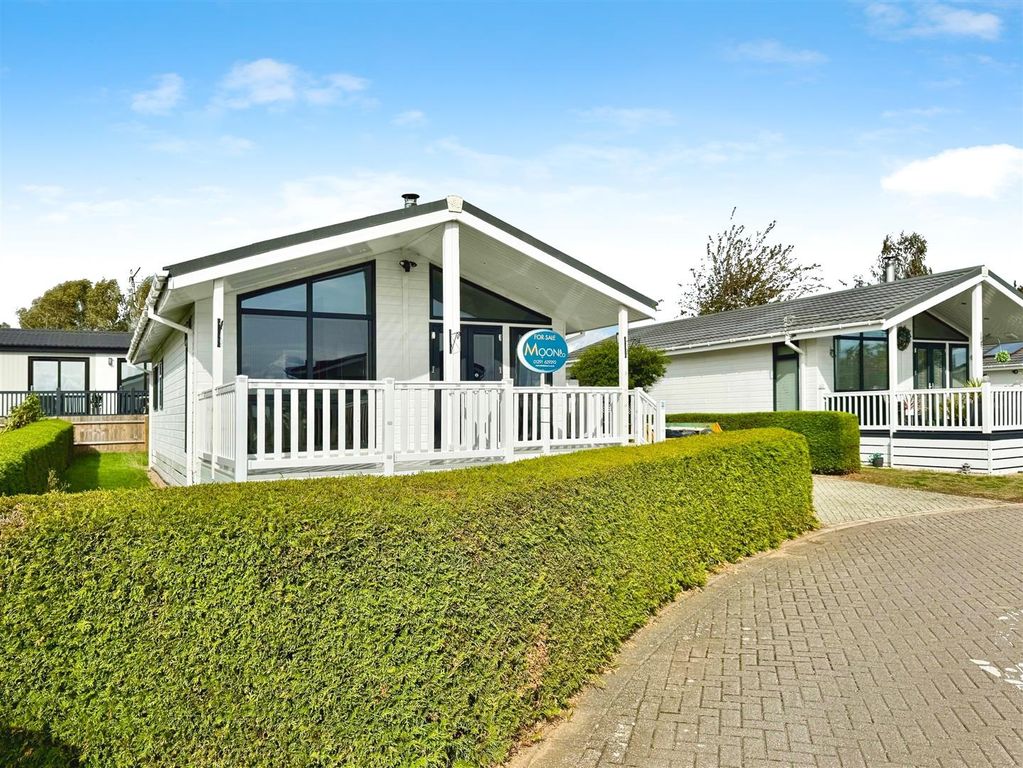 Property photo 1 of 14 St. Pierre Country Park