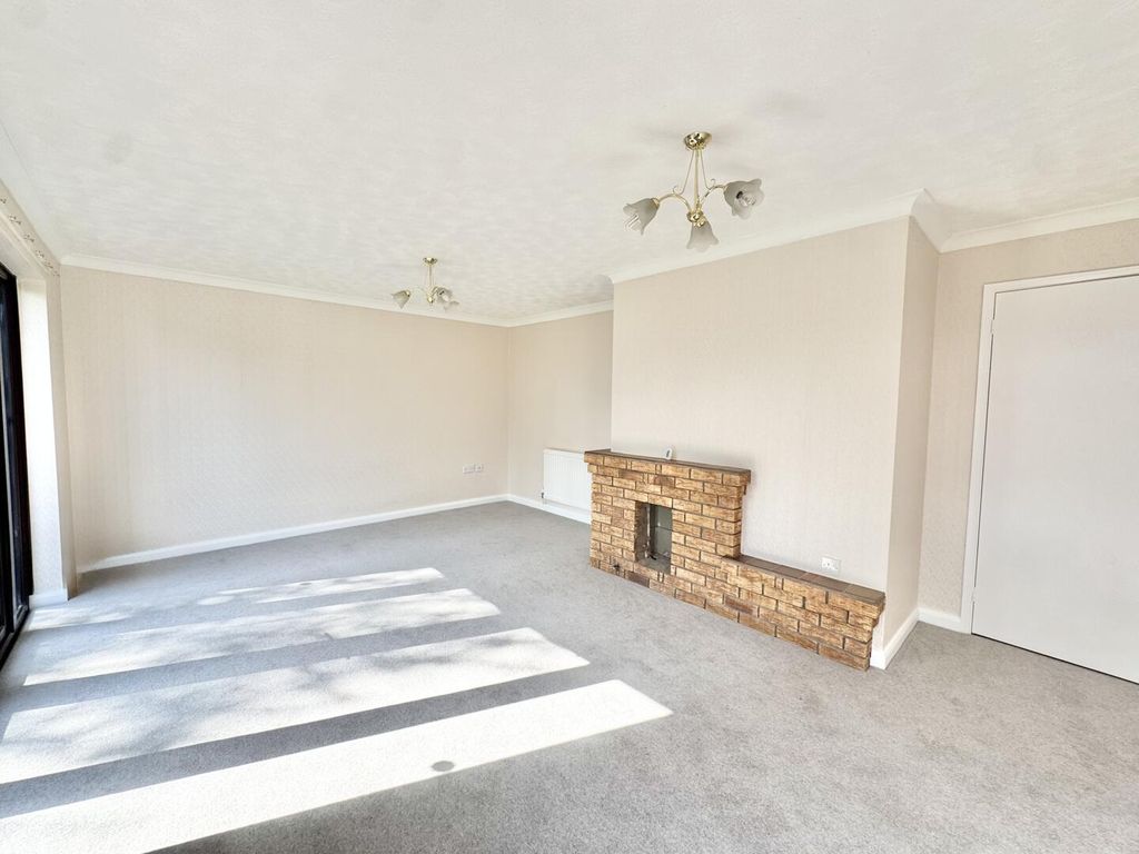 Property photo 3 of 14 Living Room