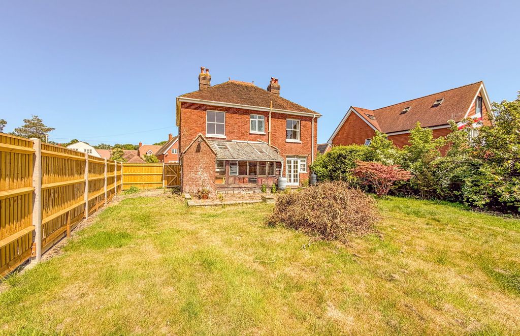 Property photo 2 of 26