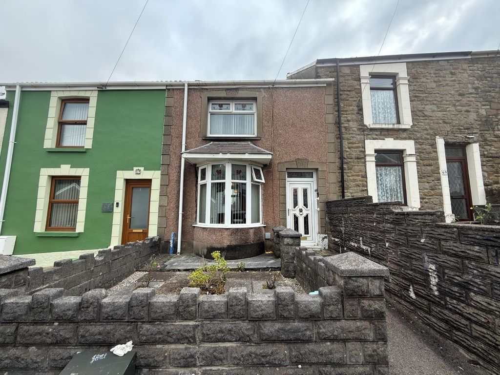 Property photo 1 of 8