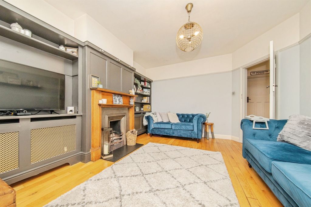 Property photo 2 of 26