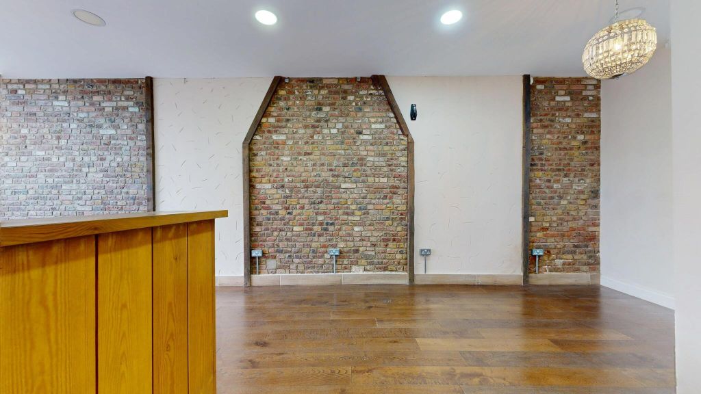 Property photo 3 of 28