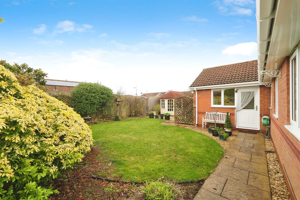 Property photo 2 of 17