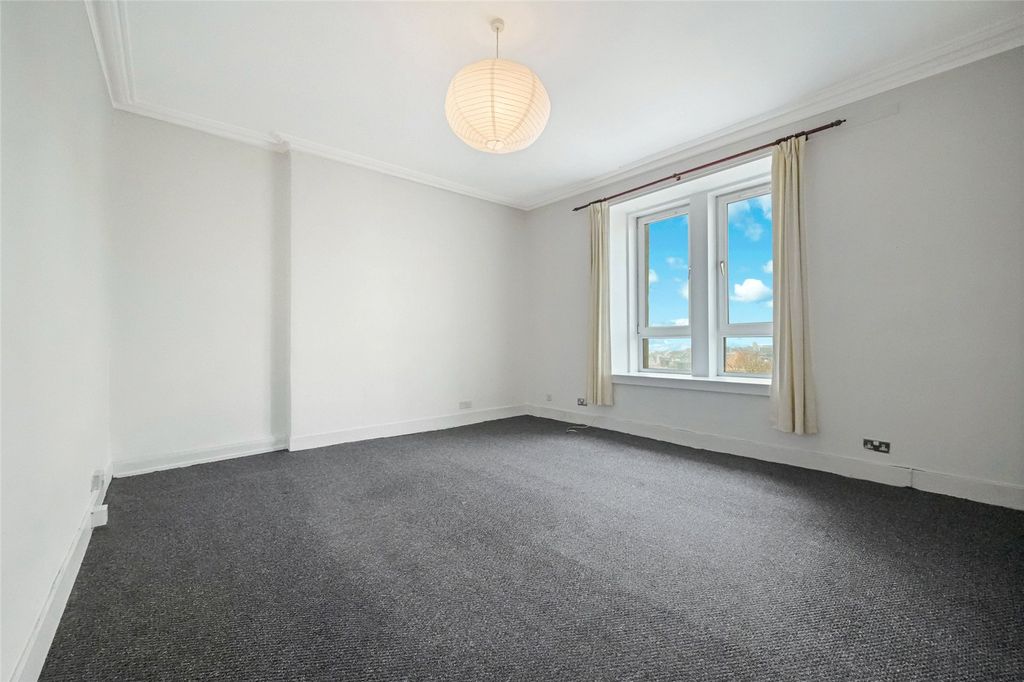 Property photo 2 of 16 Picture No. 21