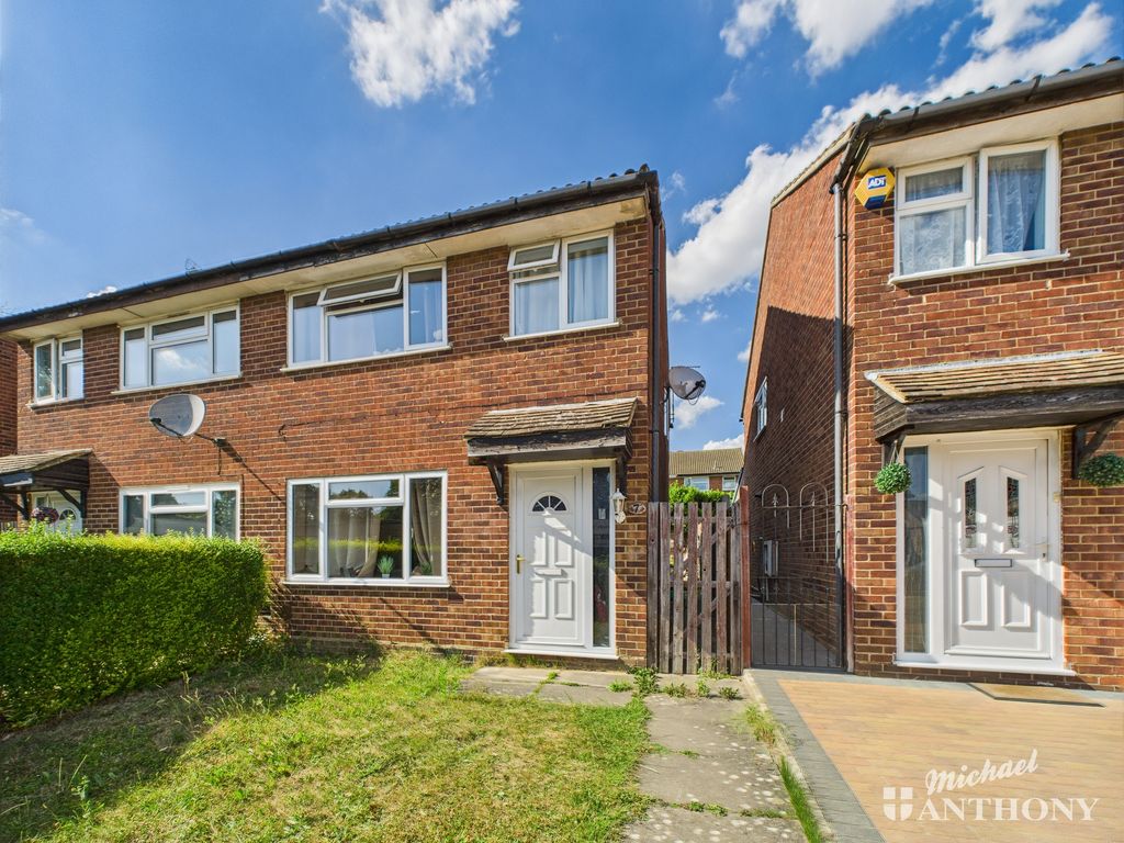 Property photo 1 of 10 Cam02773G0-Pr0325-Still016