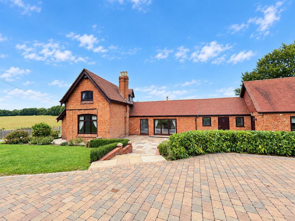 Property photo 1 of 27 Front 1.Png