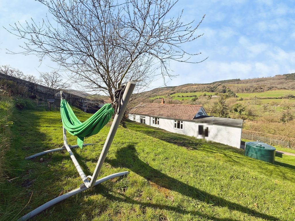 Property photo 2 of 29