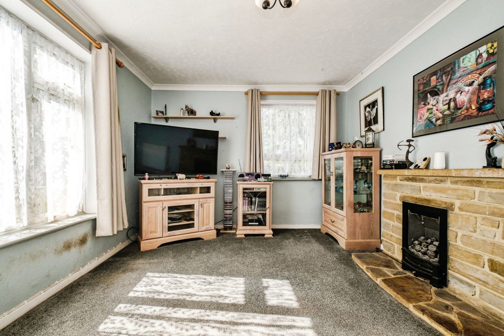 Property photo 3 of 20
