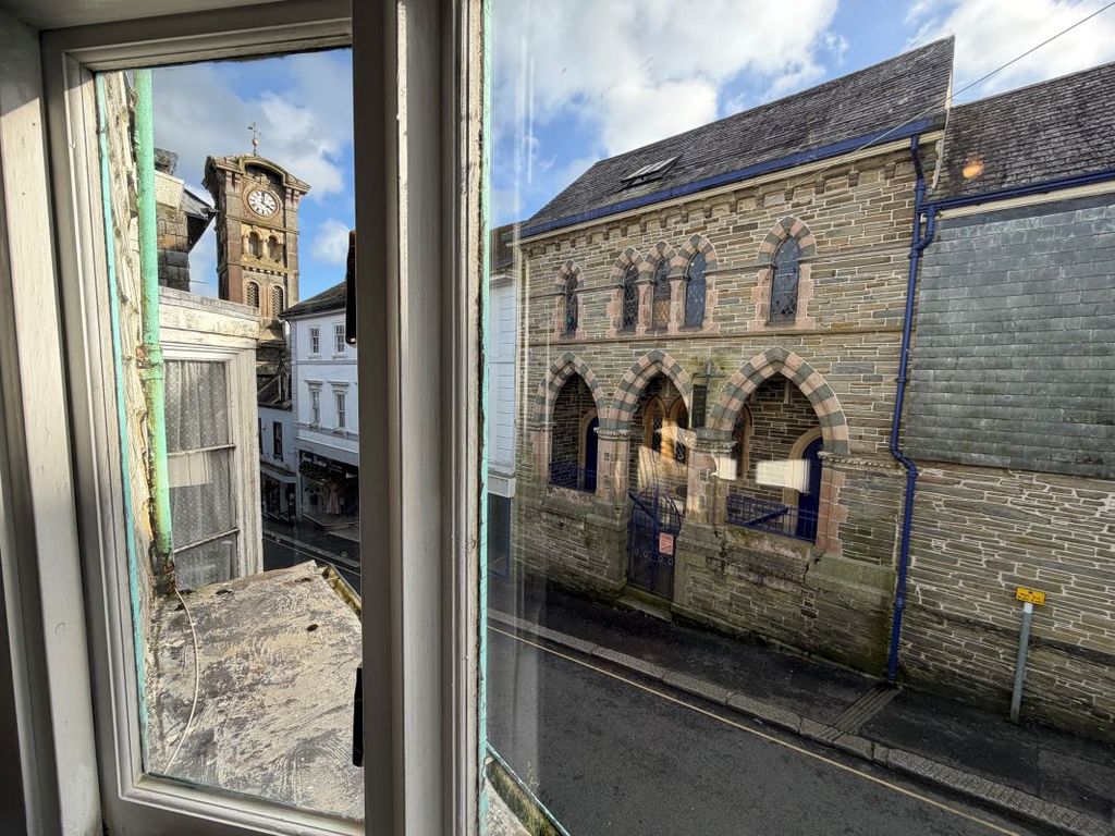 Property photo 3 of 21