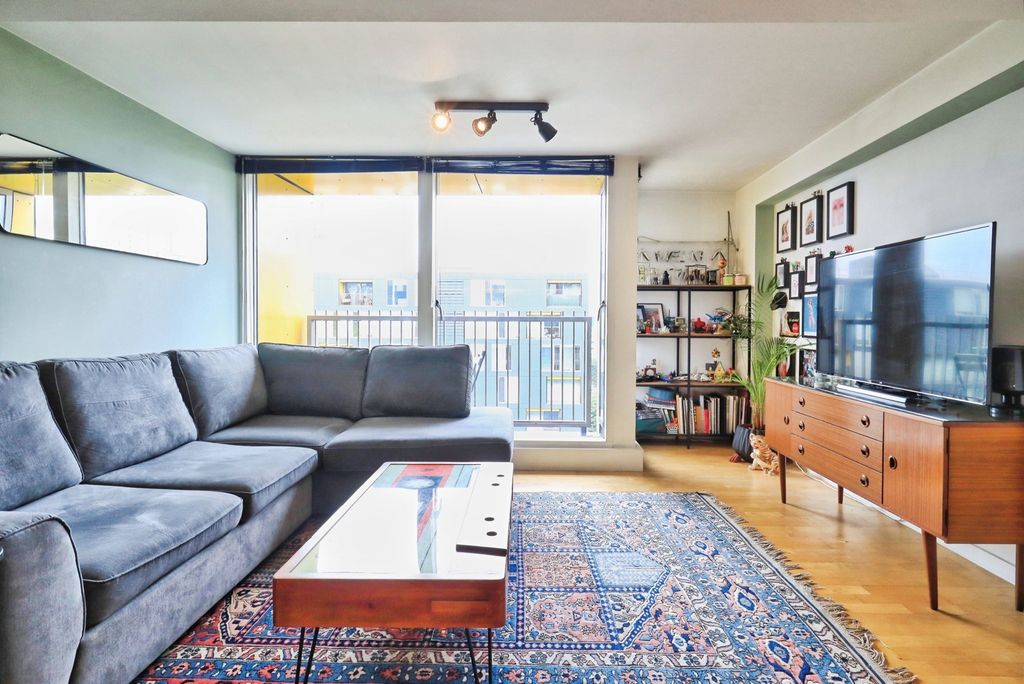 Property photo 1 of 14 Living Area
