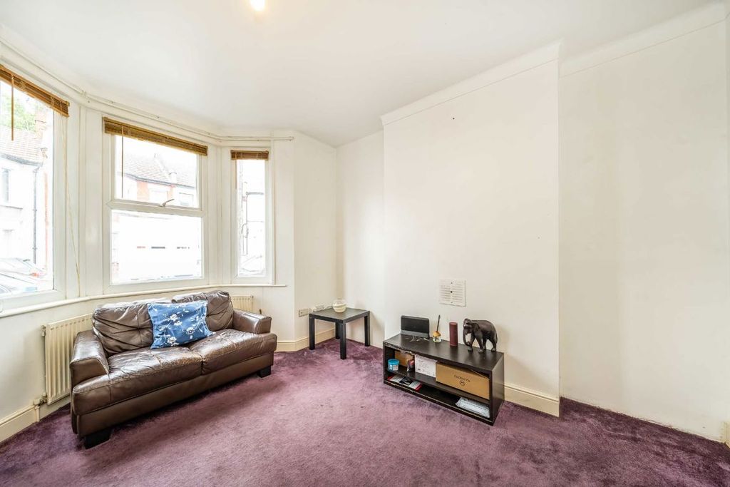 Property photo 2 of 7