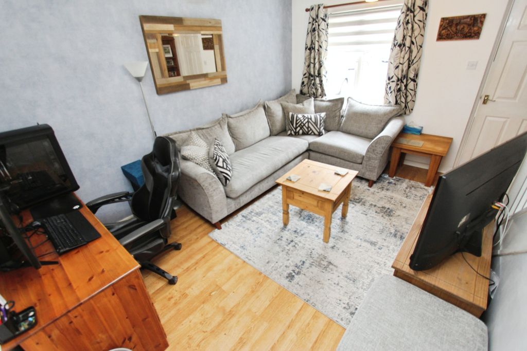 Property photo 3 of 19